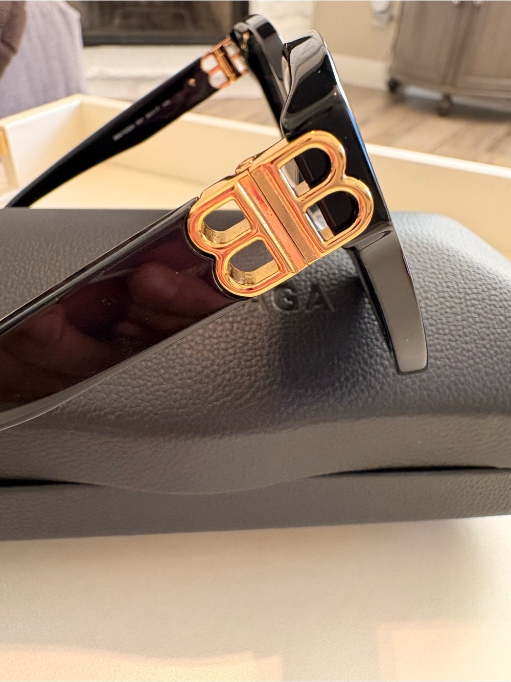 New Balenciaga Black Gray Oversized sunglasses W Gold BB Logo - Picture 5 of 9